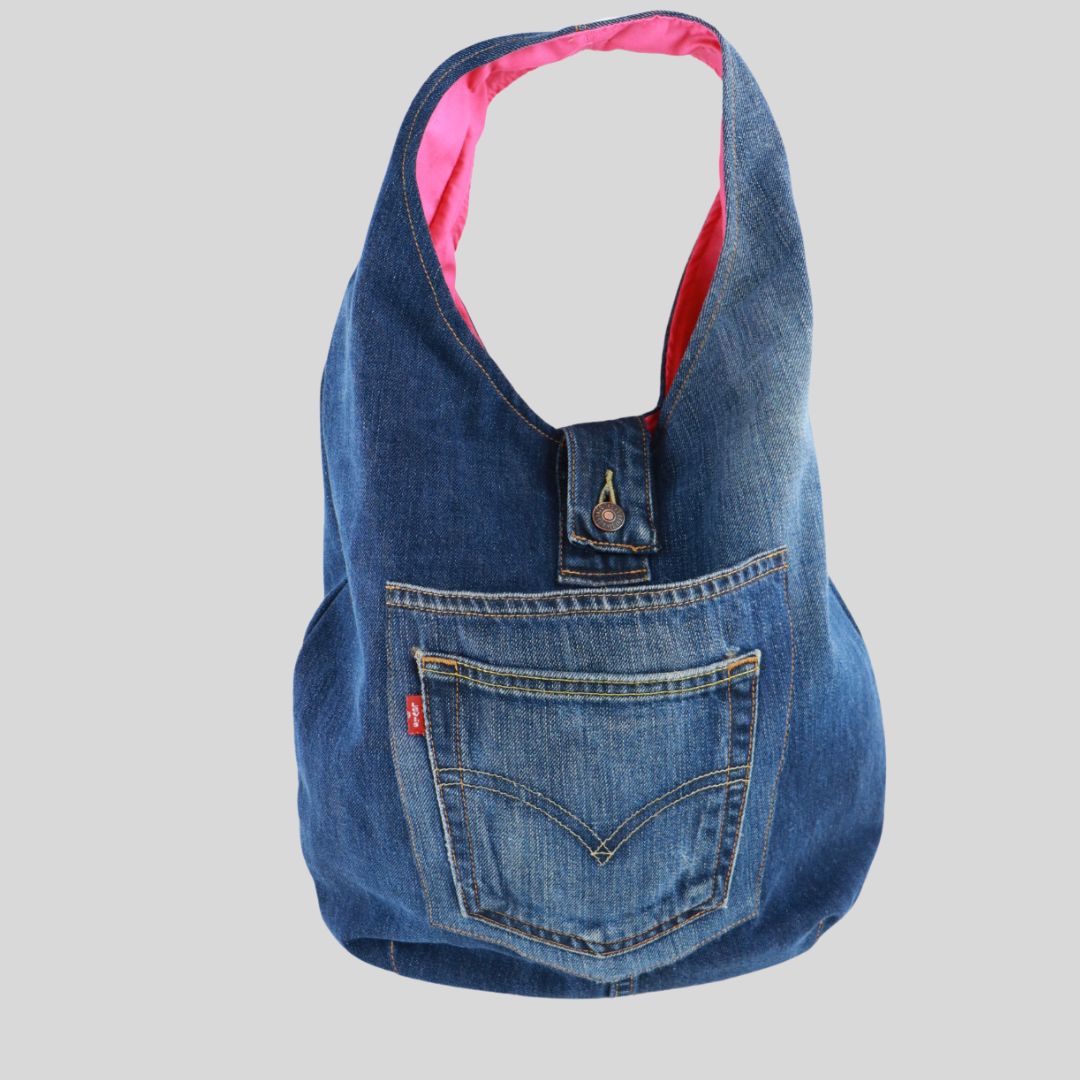 DBJ06 - JULIE - Levi Strauss