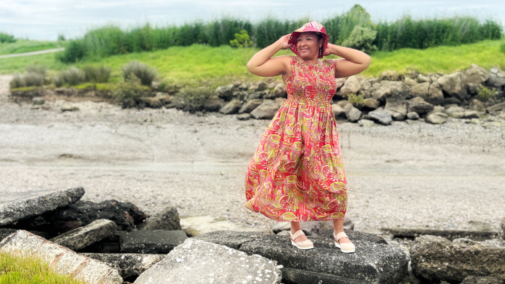 POPPY DRESSES 22-24, US 18-20 – Amy & Ella