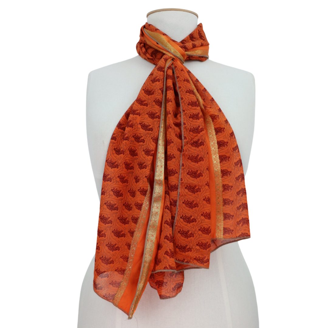 S562 - Scarf