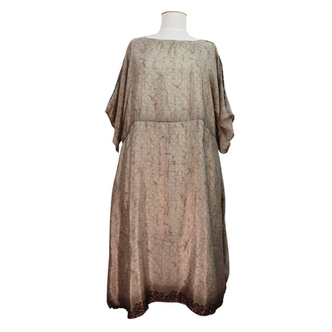 SDXL14 - Sandy Dress