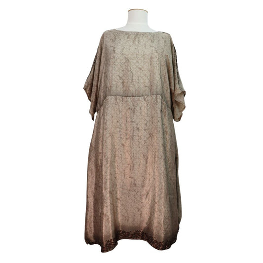 SDXL14 - Sandy Dress