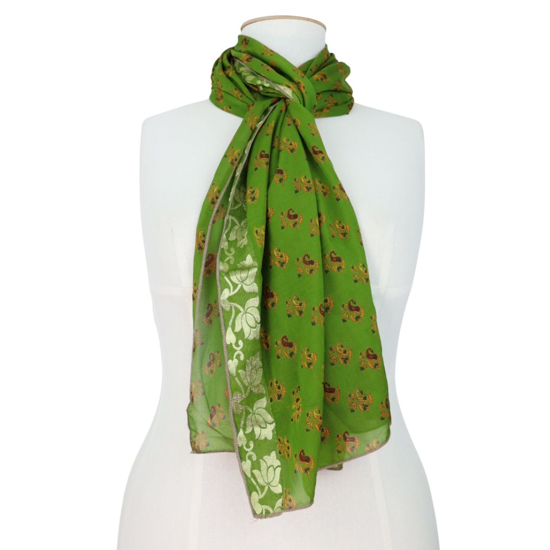 S542 - SCARF